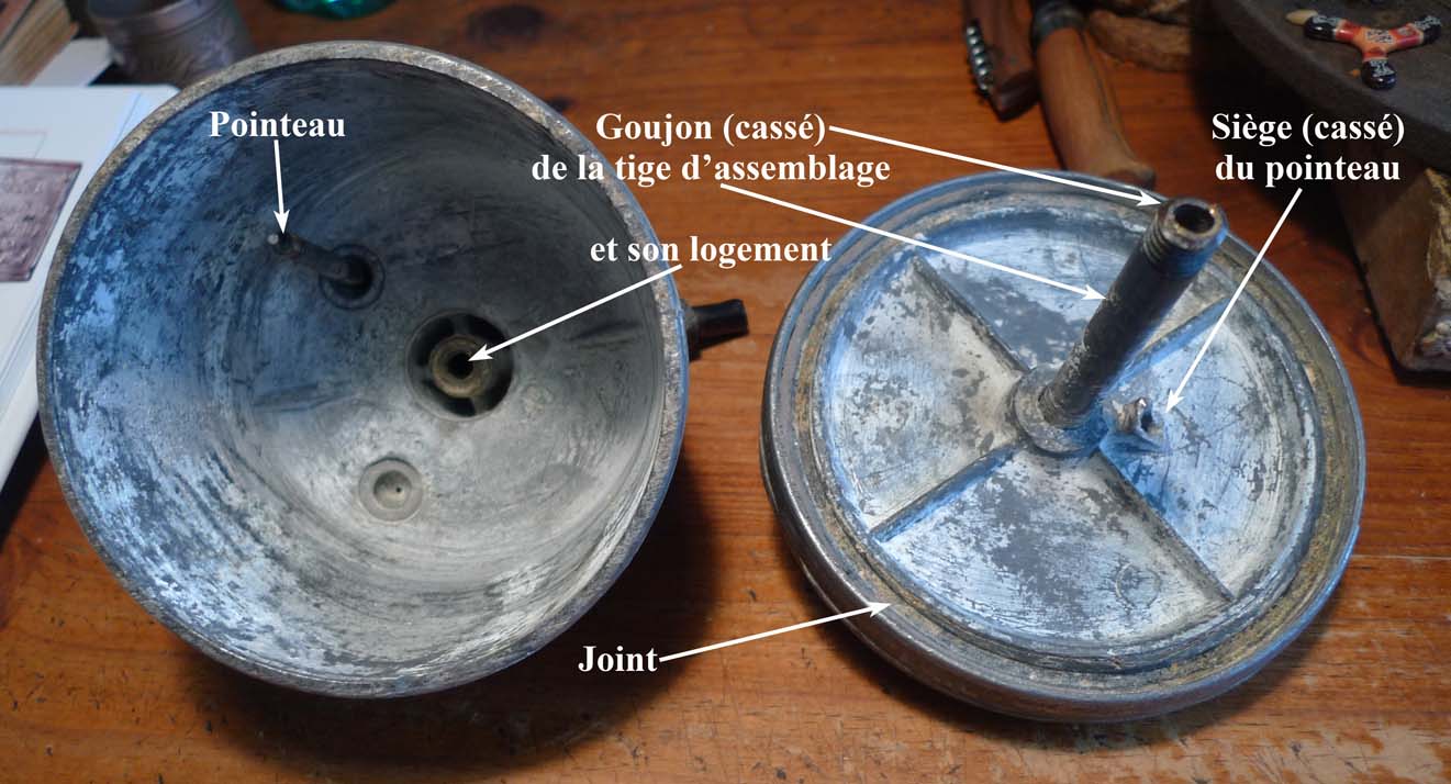 Une des Aquilon de Jean Paul à
la tige d'assemblage cassée près du haut
et le siège du pointeau, taraudé dans la masse, cassé aussi.
Cela nous permet d'en découvrir l'intérieur. Aquilon démontée